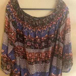 Women’s blouse by “I. N. Studio” plus size 3x. Excellent Condition
